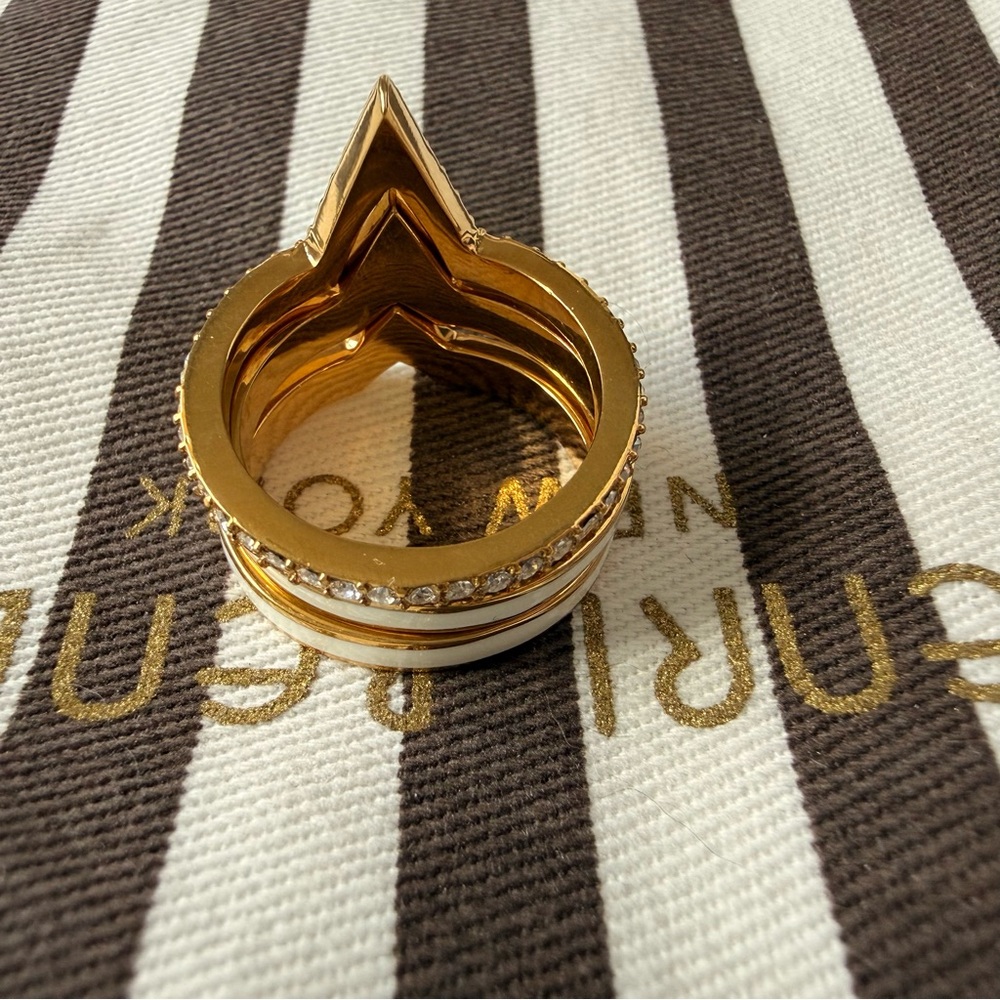 FINAL PRICE NWOT Henri Bendel 7 White Enamel Gold Tone Trio Stacked Rings Stack - Picture 8 of 11